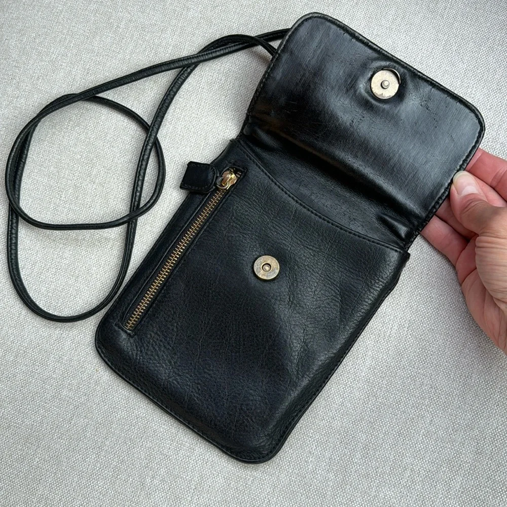 Leather Nine West-Crossbody-Black-6x8 Envelope Style-Flap Closure